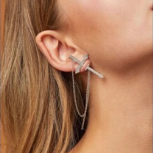 Cross Goth Single Earring from Spencer’s - Picture 1 of 3